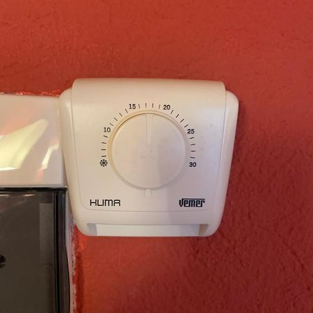 לינה וארוחת בוקר לה טוויל Rifugio Lilla מראה חיצוני תמונה